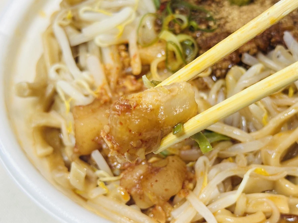 セブンイレブン 中華蕎麦とみ田監修ウマ辛豚ラーメン 024.