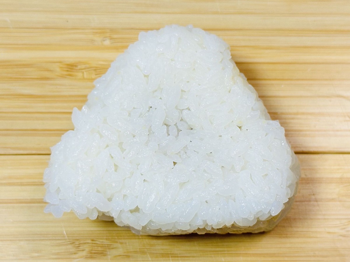 セブンイレブン こだわりおむすび 山椒香るうなぎの蒲焼 011.