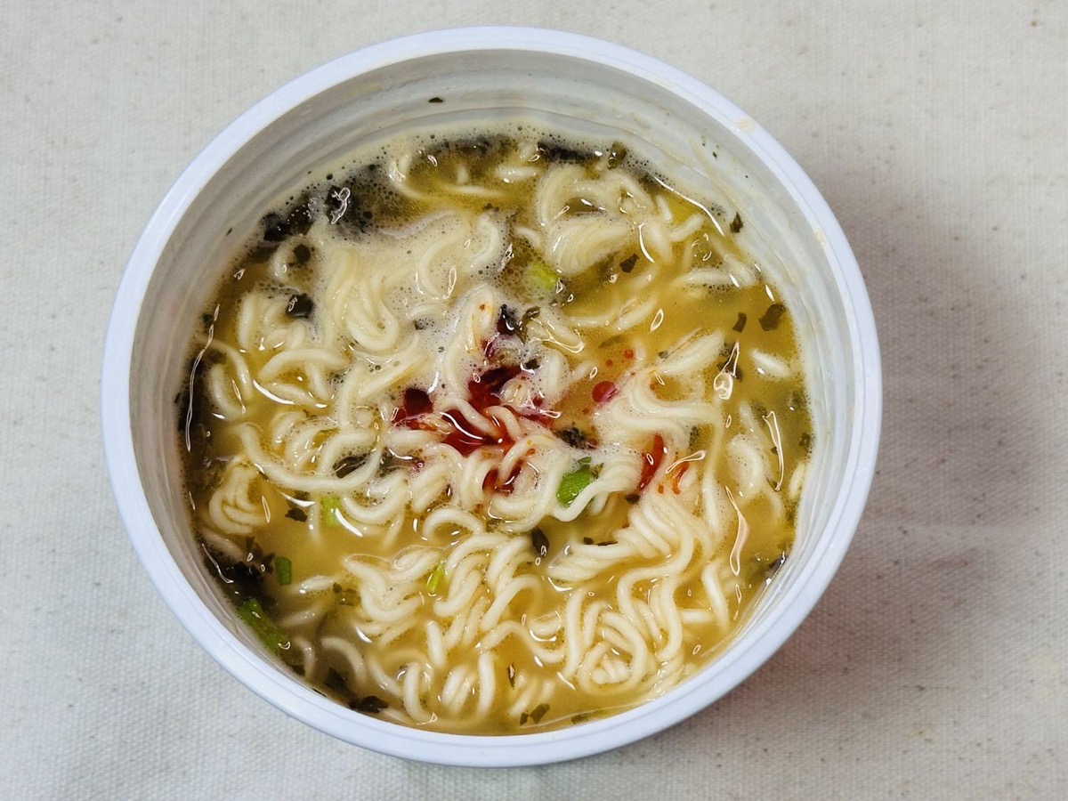 博多純情らーめんShinShin監修 辛高菜豚骨らーめん 020.