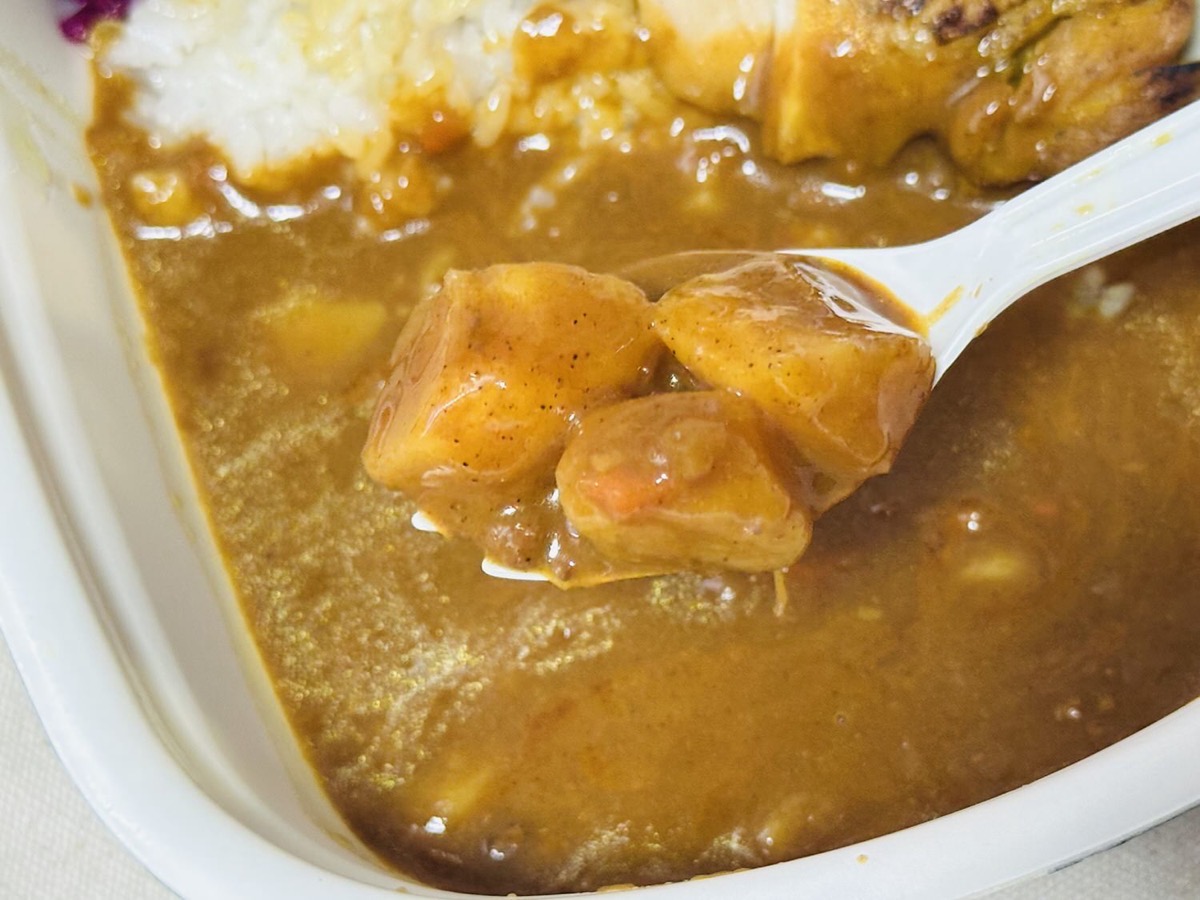 すき家 炭火焼きほろほろチキンカレー 034.