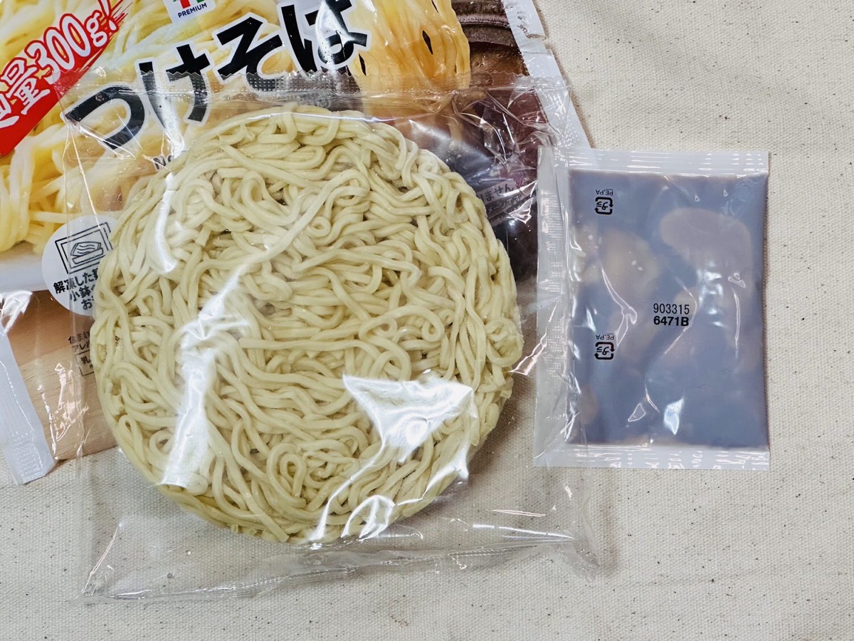 セブンイレブン 7プレミアム つけそば 007.