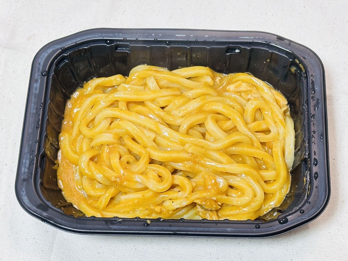 セブンイレブン 7プレミアム 大盛りバターチキンカレーうどん 023.