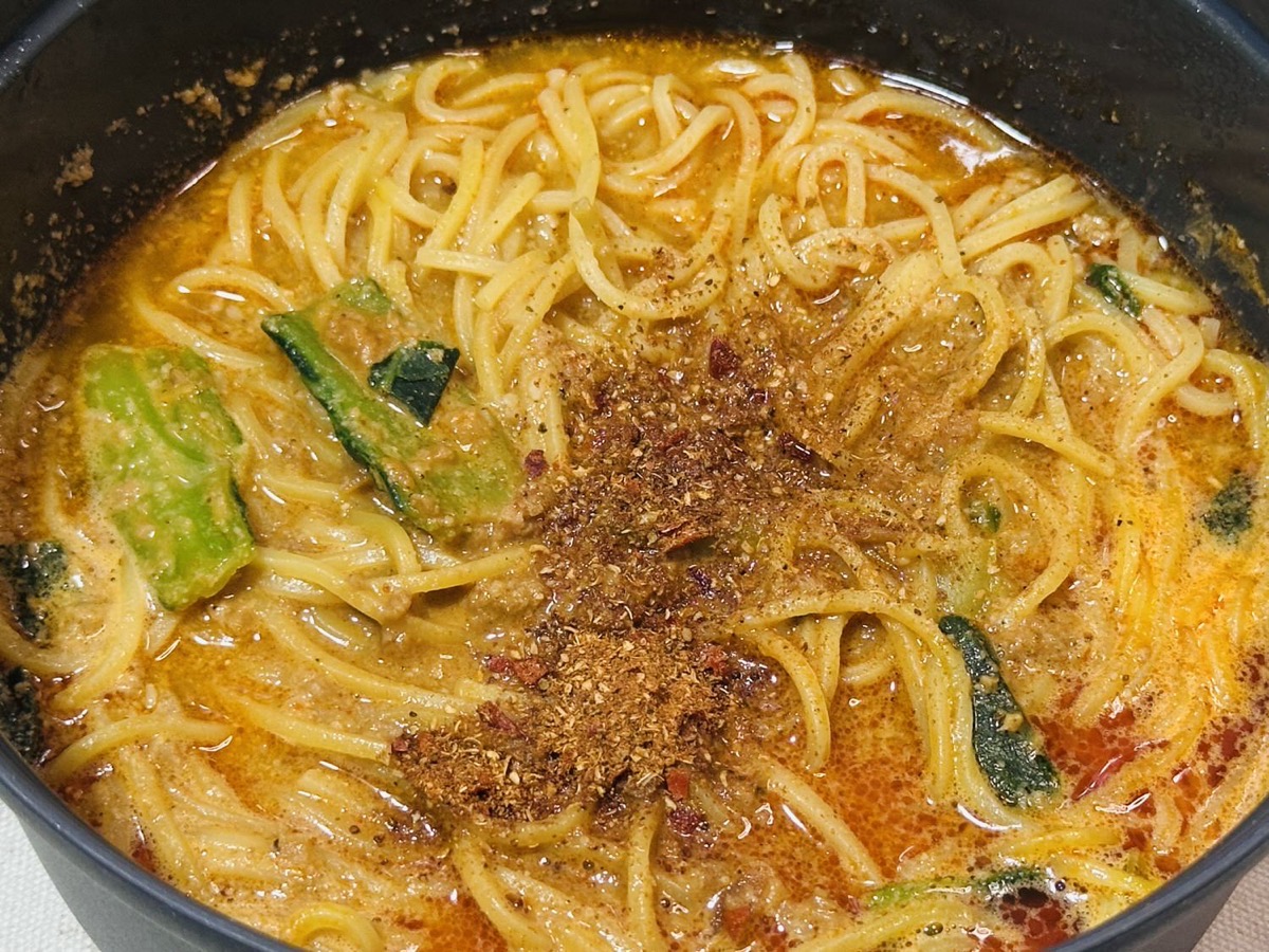 セブンイレブン 7プレミアム 担々麺 016.