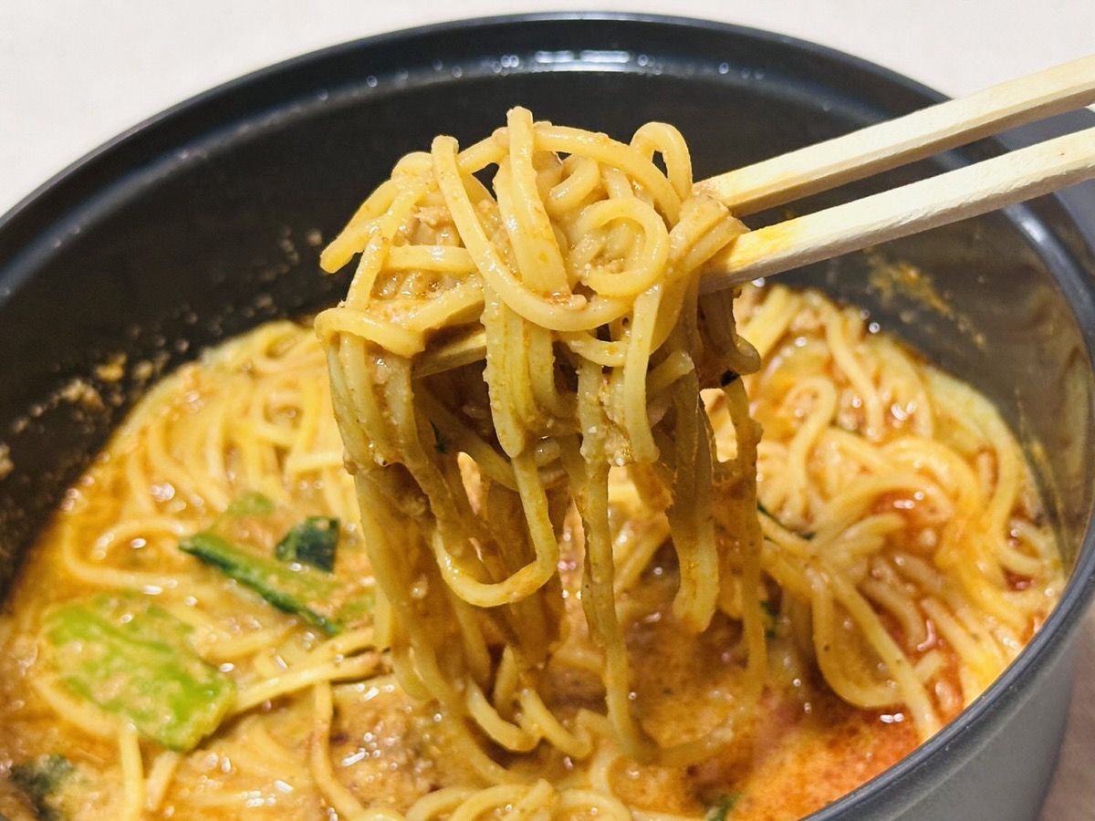 セブンイレブン 7プレミアム 担々麺 018.