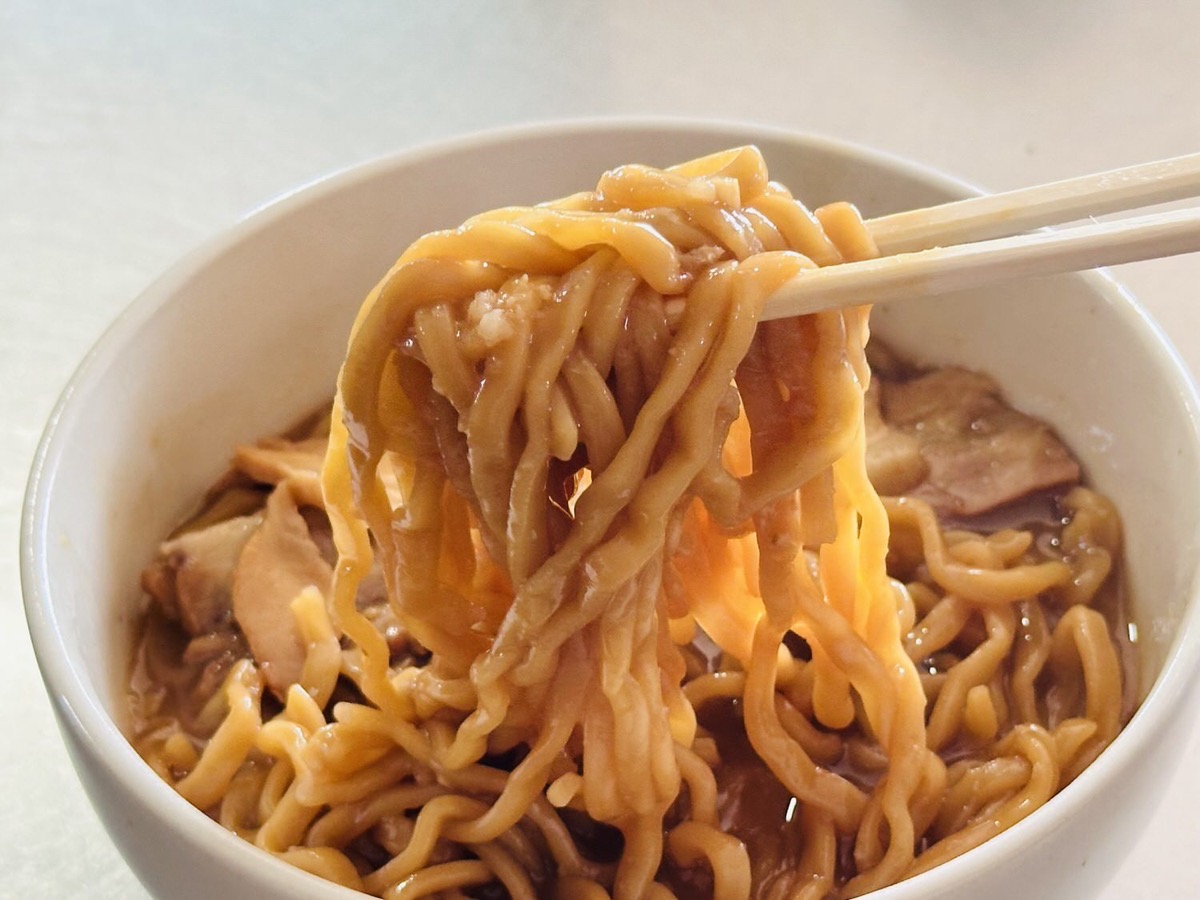 セブンイレブン 7プレミアム 濃厚G系ラーメン 021.