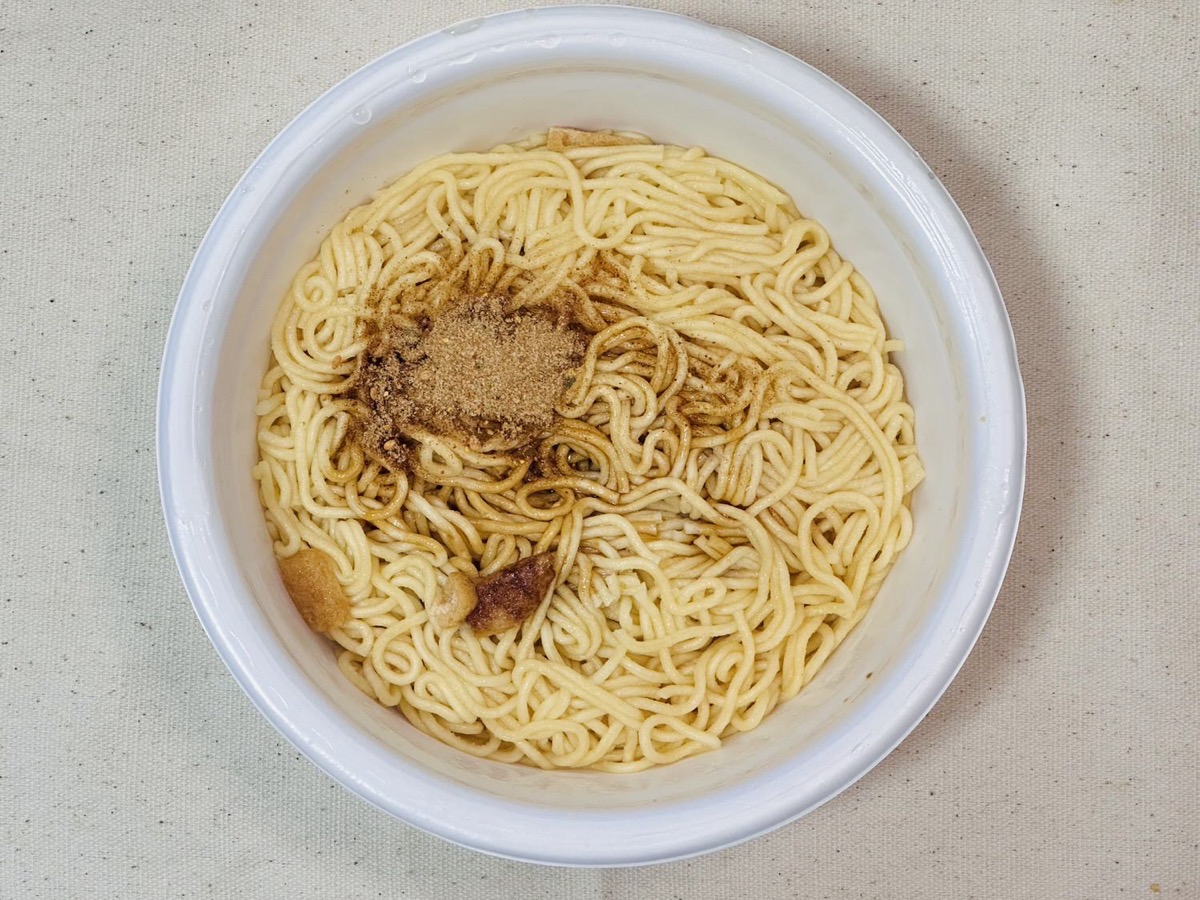 日清焼そばU.F.O. だしソースきつね焼そば 014.
