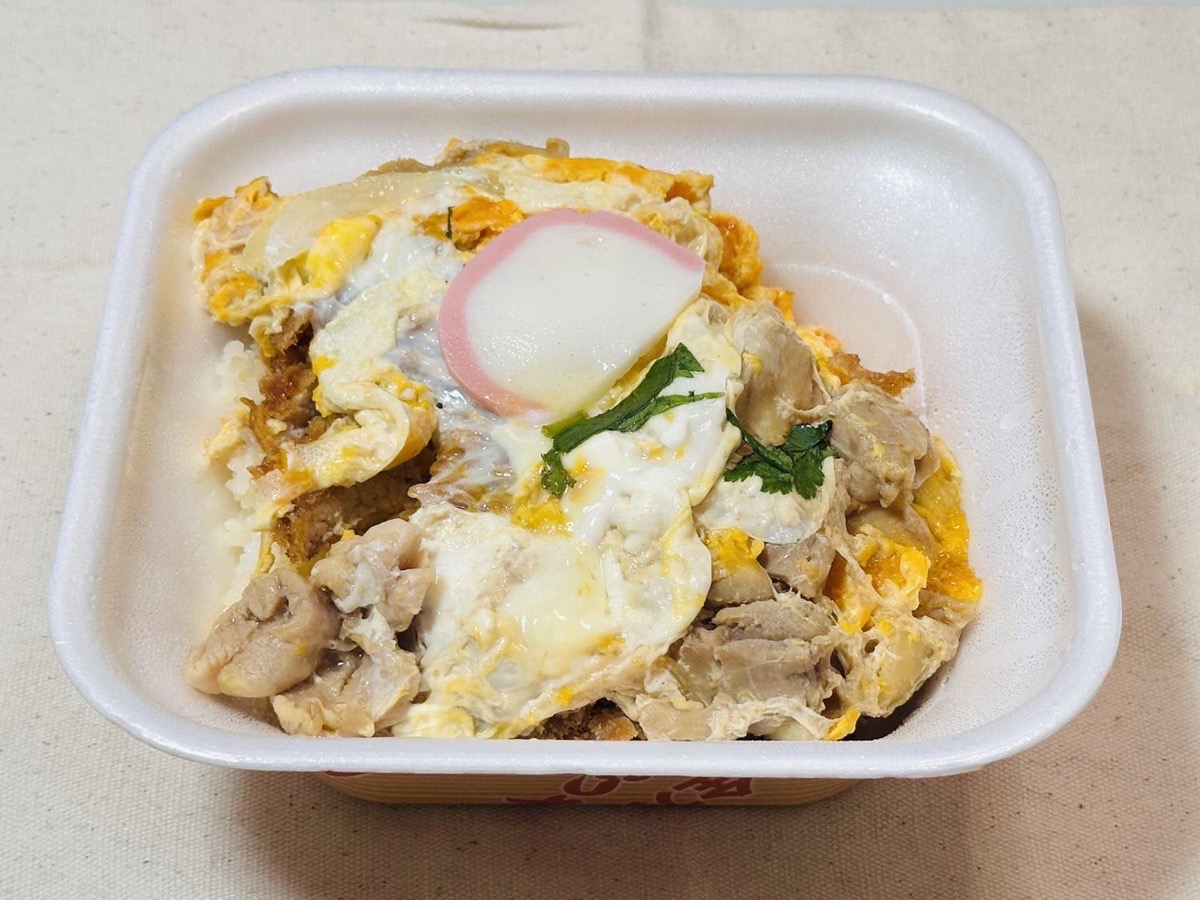 かつや 出汁醤油ロースカツ in the 親子丼 009.