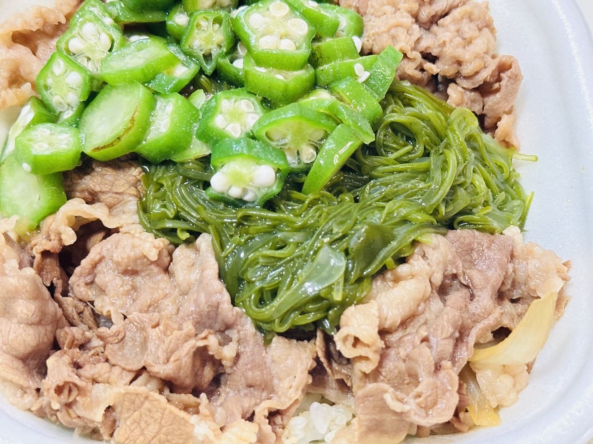 すき家 めかぶオクラ牛丼 010.