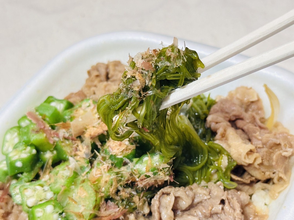 すき家 めかぶオクラ牛丼 020.