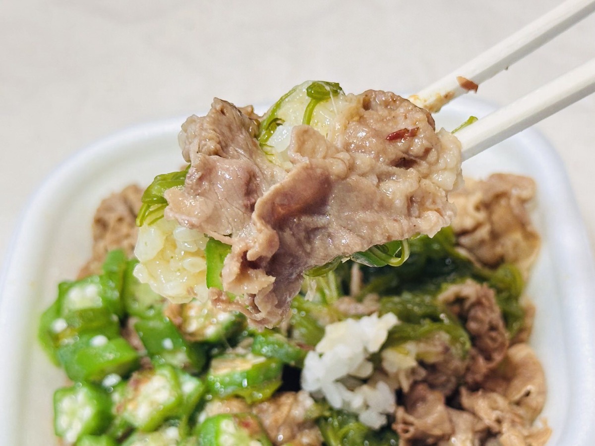 すき家 めかぶオクラ牛丼 024.