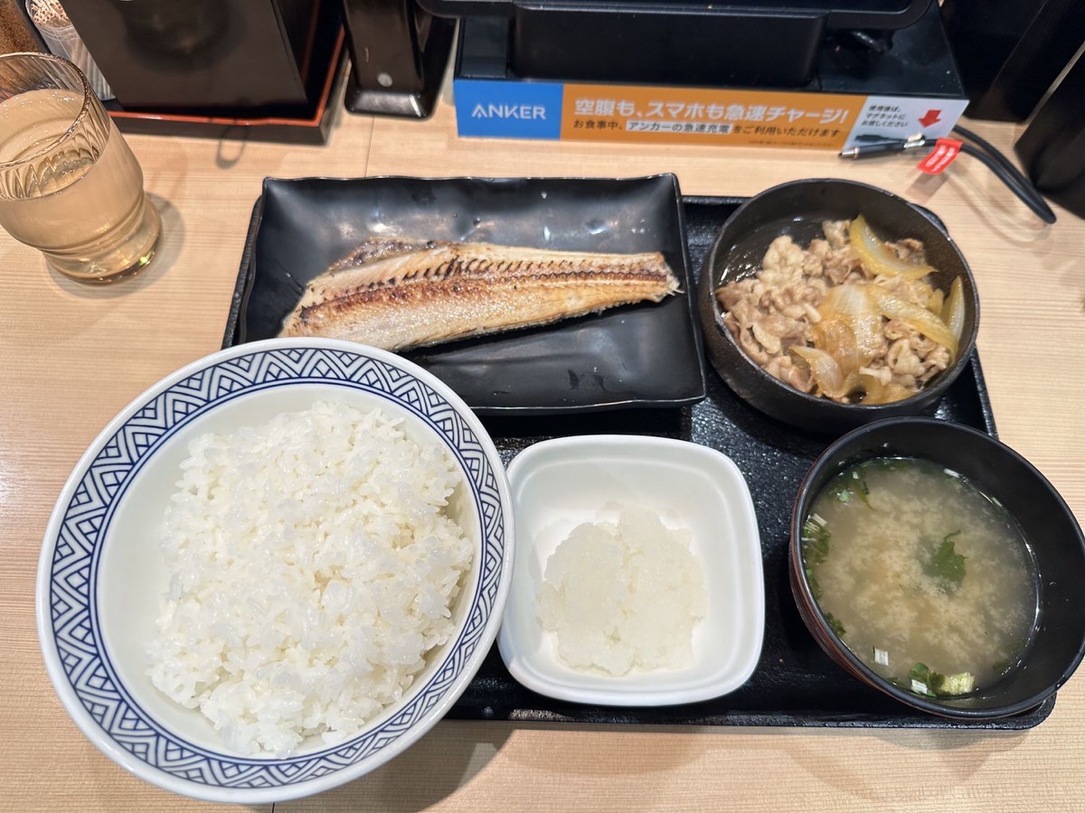 吉野家 牛ほっけ定食 001.