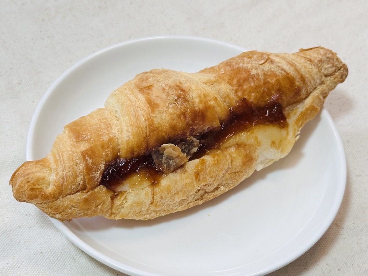 セブンイレブン 餅っと食感クロッチ 黒蜜きなこ 011.