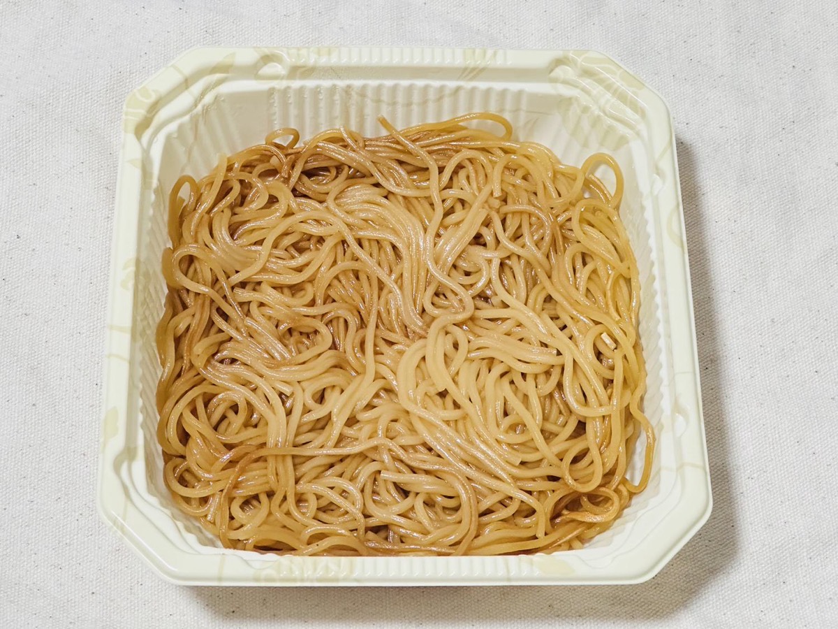 セブンイレブン 7プレミアム 五目あんかけ焼そば013.