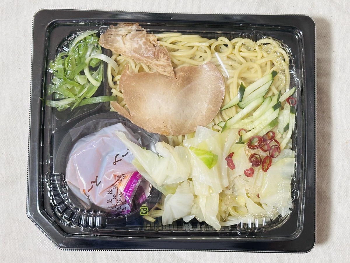 セブンイレブン 辛口つけだれで食べる広島つけ麺 007.