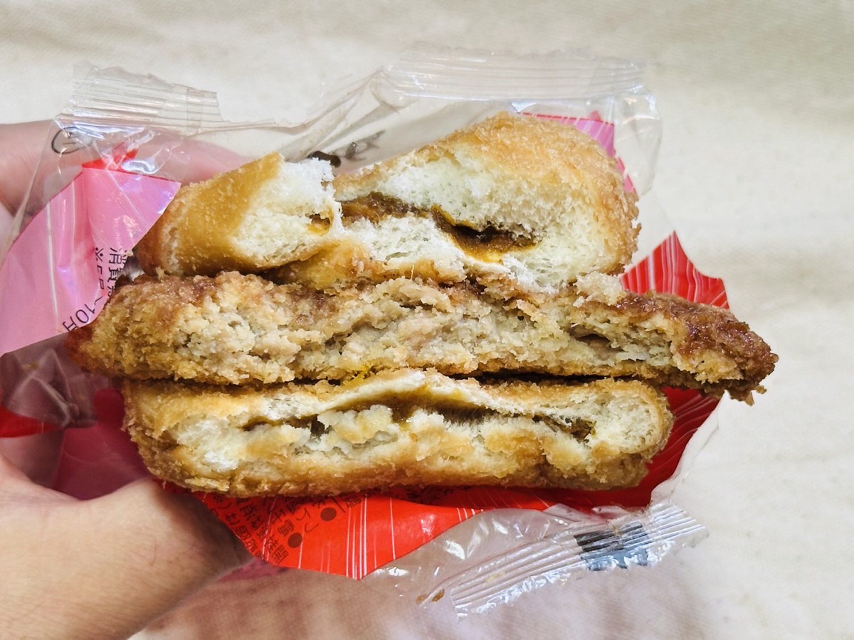 ローソン 合わせすぎ！欧風カレーパン＆はみでるメンチカツ 016.