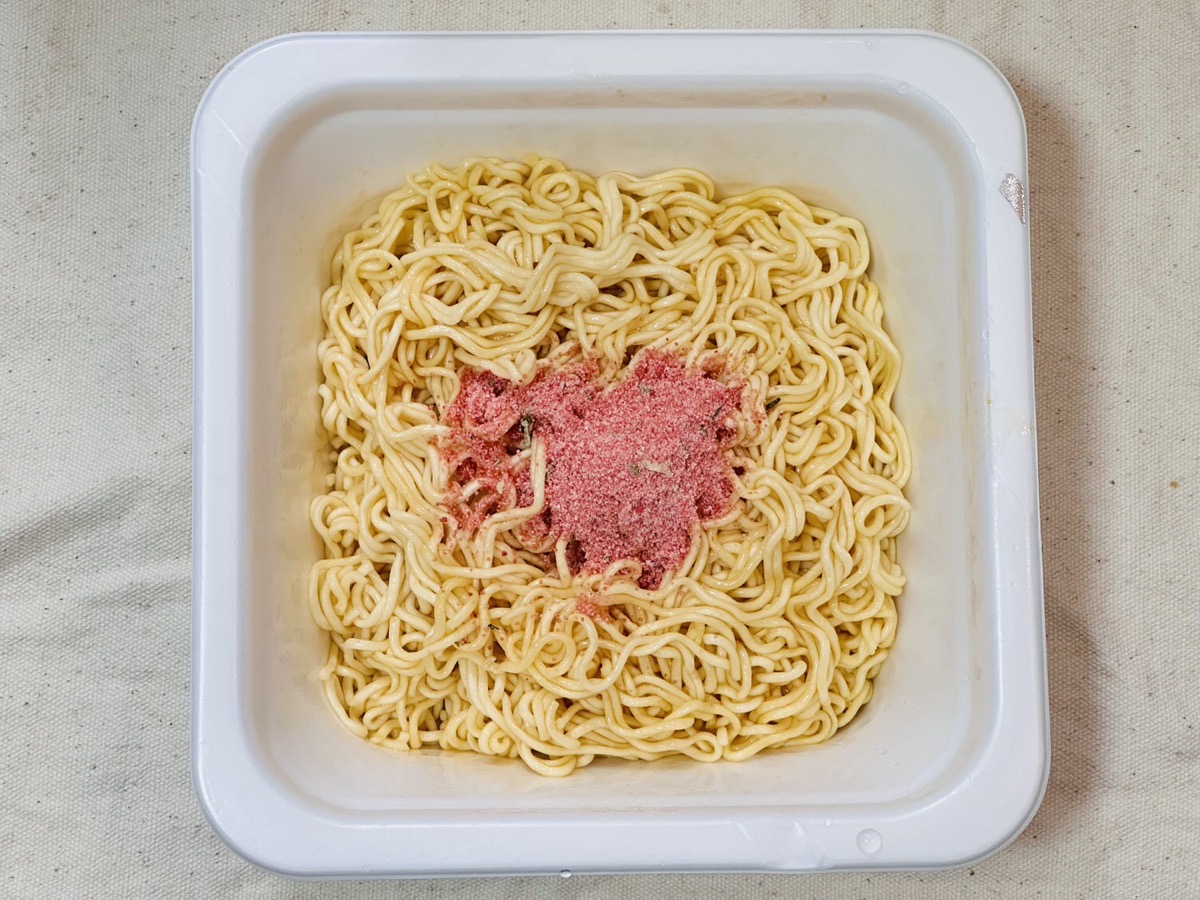 ローソン 麺大盛り たらこ味焼そば 011.