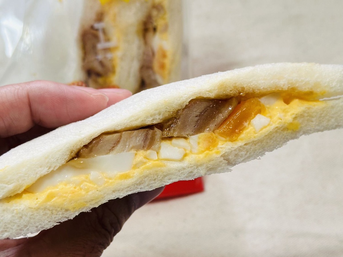 ローソン 盛りすぎ！照焼チキンたまごサンド 010.