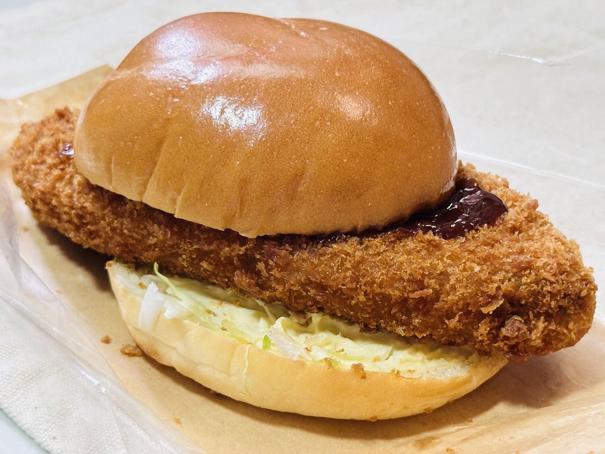 ローソン 盛りすぎ！メンチバーガー 011.