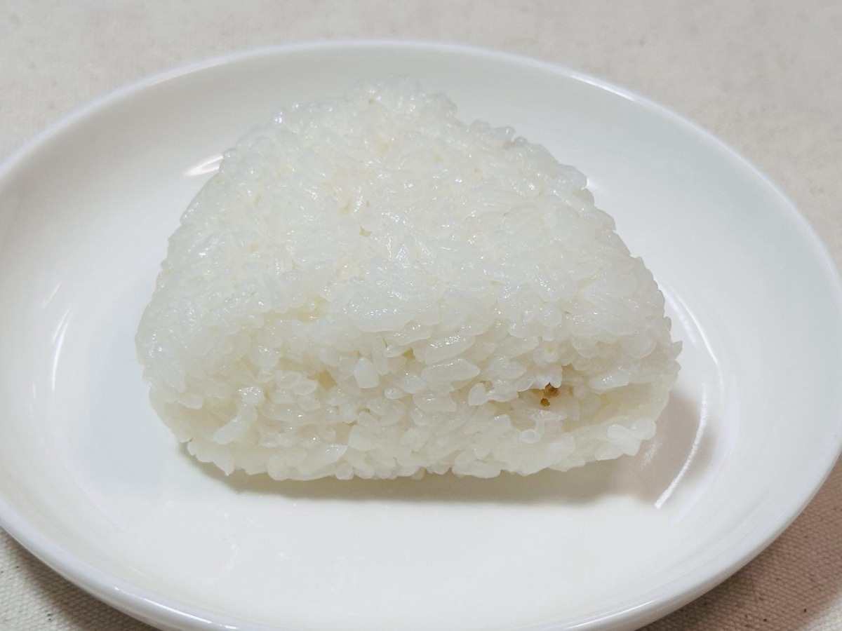セブンイレブン 銀しゃりむすび 焼しゃけ 011.