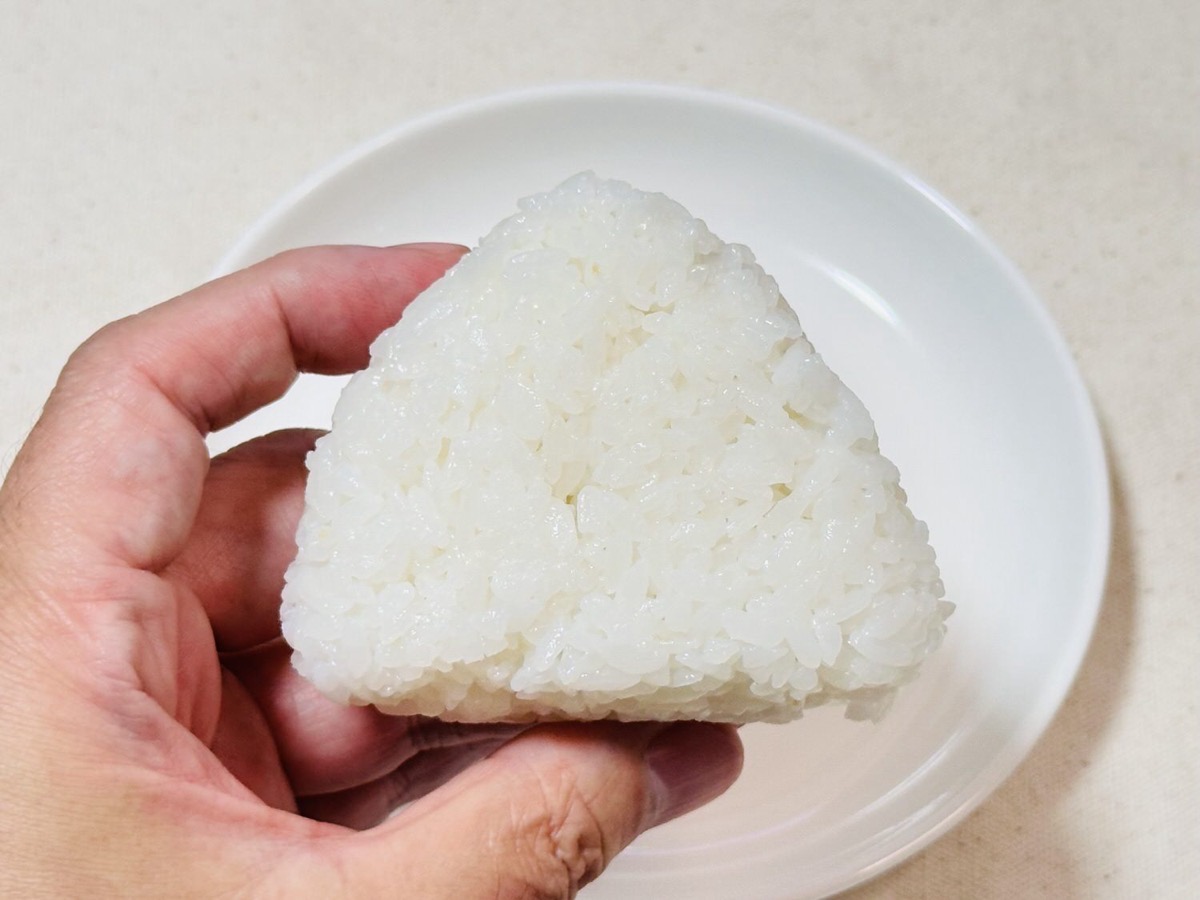 セブンイレブン 銀しゃりむすび 焼しゃけ 012.