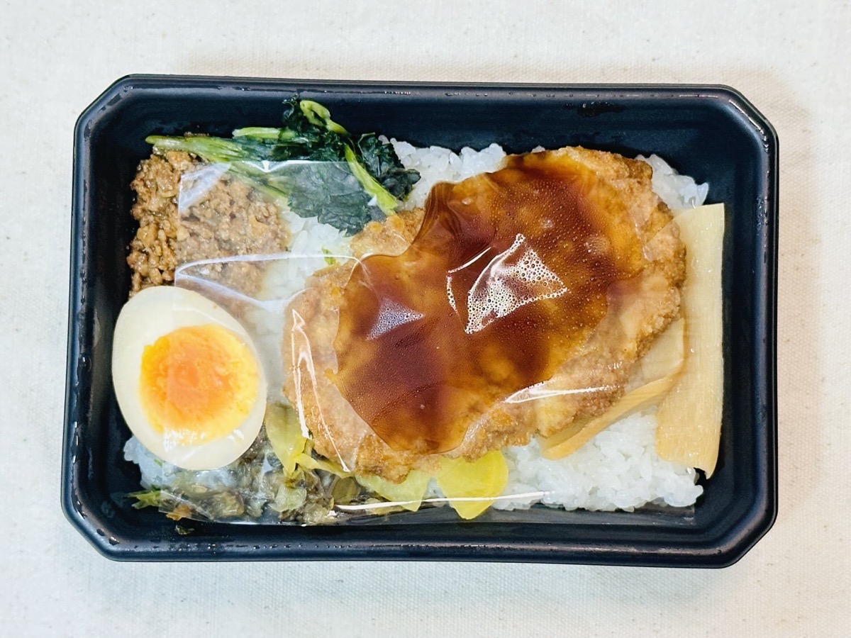 ローソン 台湾風肉弁当（五香粉使用） 012.