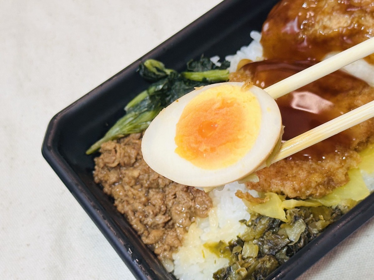 ローソン 台湾風肉弁当（五香粉使用） 023.