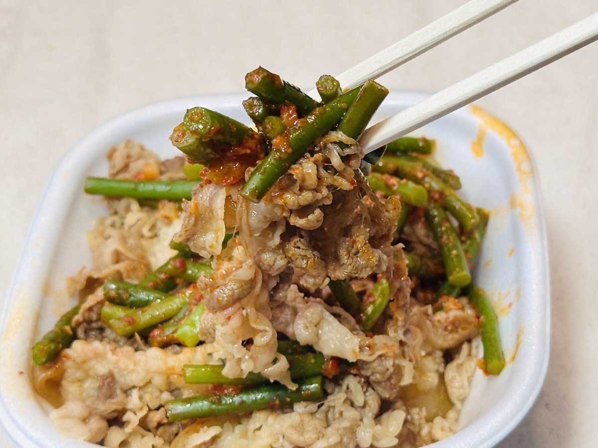 すき家 ニンニクの芽牛丼 016.