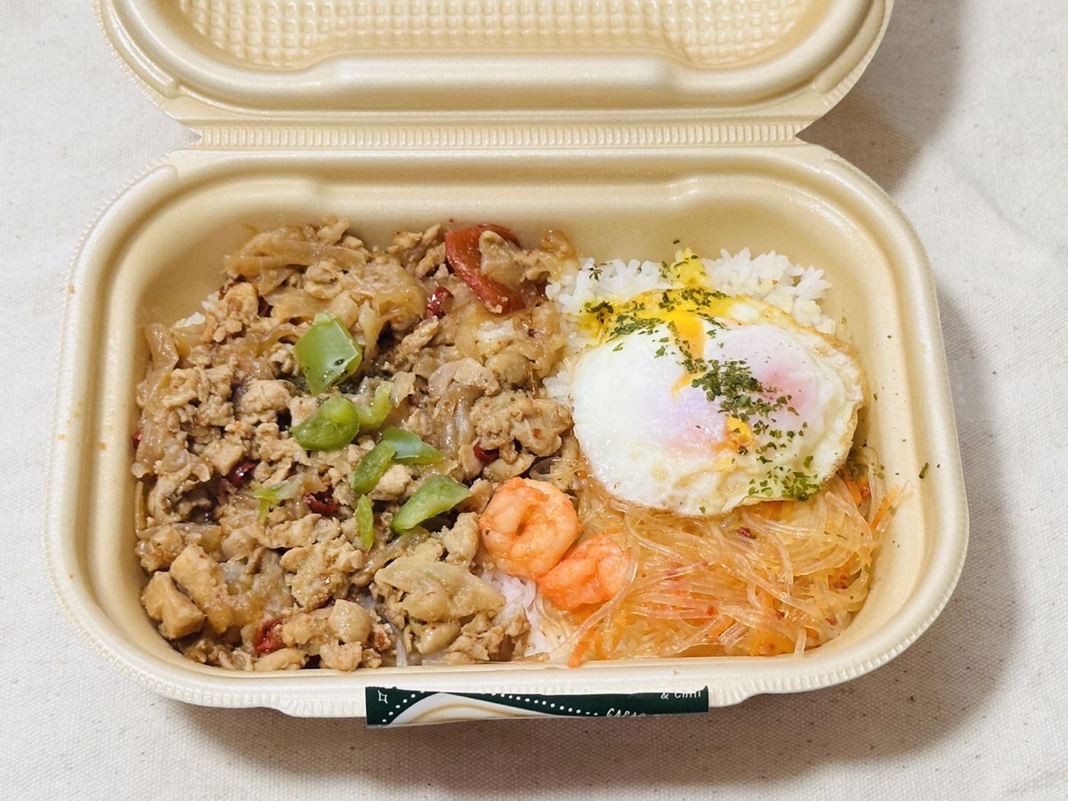 セブンイレブン CAFE BOX ガパオライス 010.
