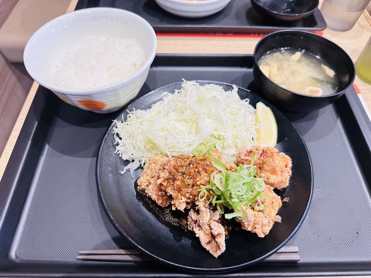 松のや 油淋鶏定食 001.
