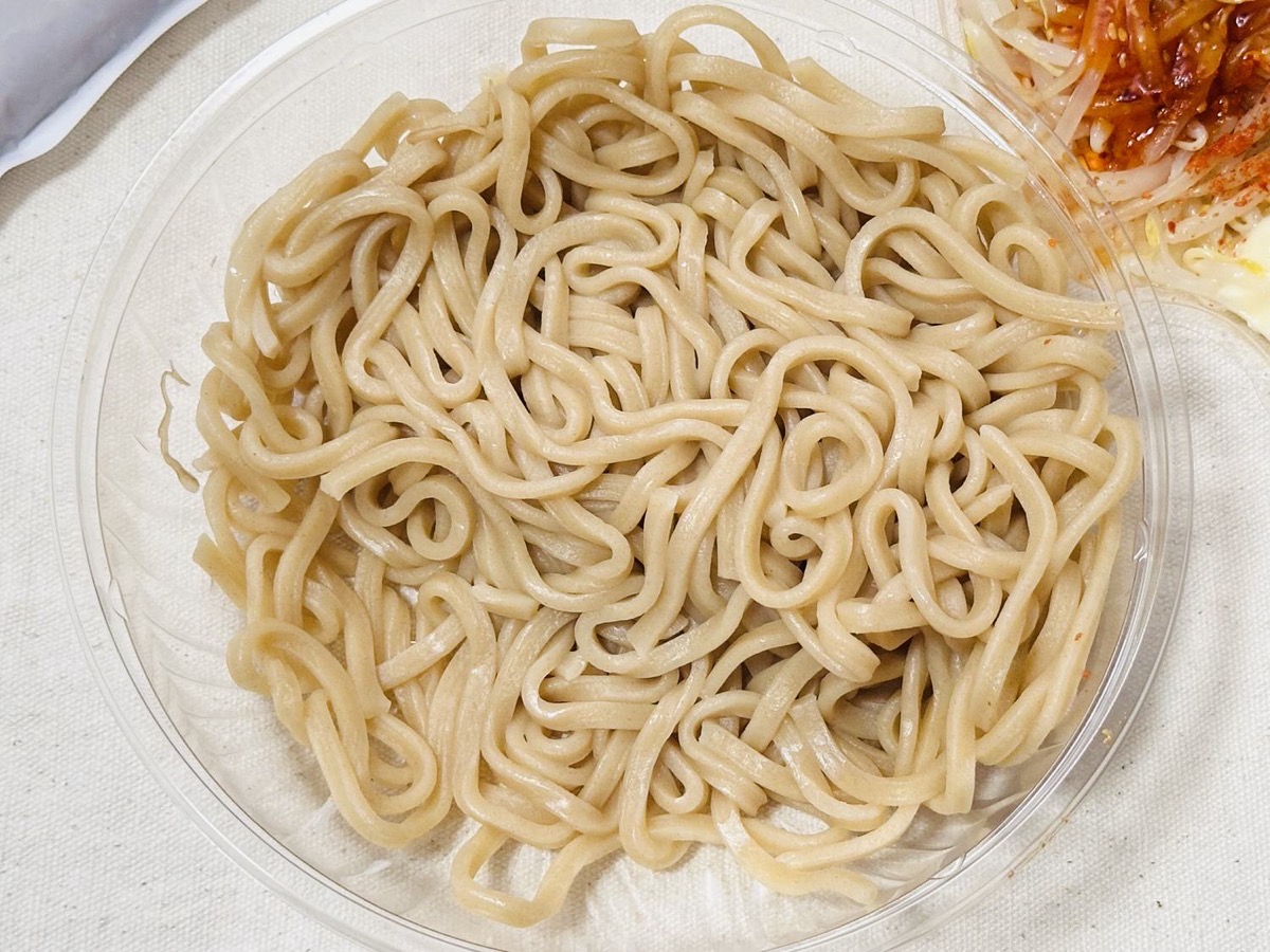 セブンイレブン 中華蕎麦とみ田監修 冷し辛豚まぜ麺 014.
