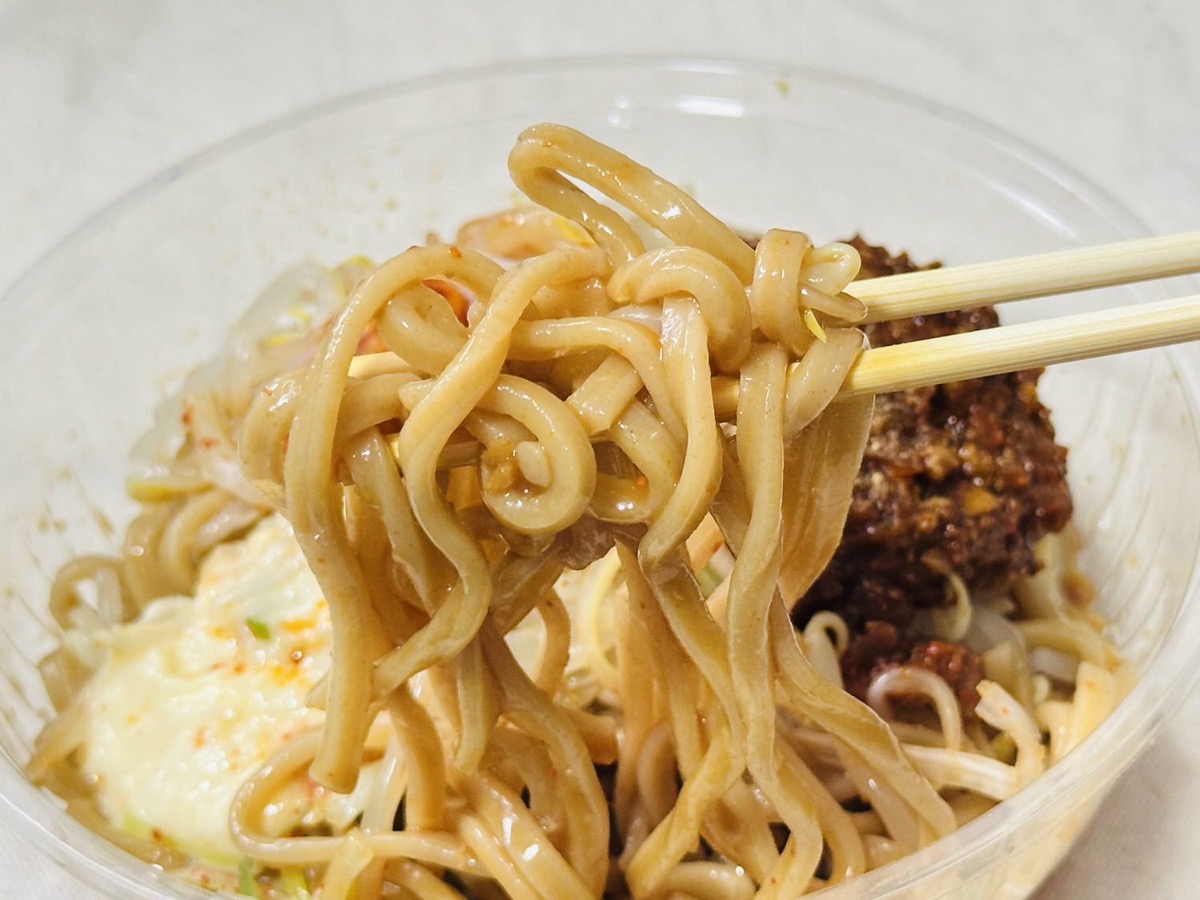 セブンイレブン 中華蕎麦とみ田監修 冷し辛豚まぜ麺 029.