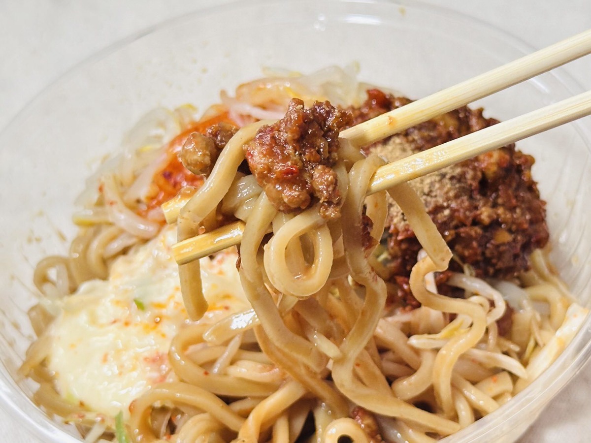 セブンイレブン 中華蕎麦とみ田監修 冷し辛豚まぜ麺 031.