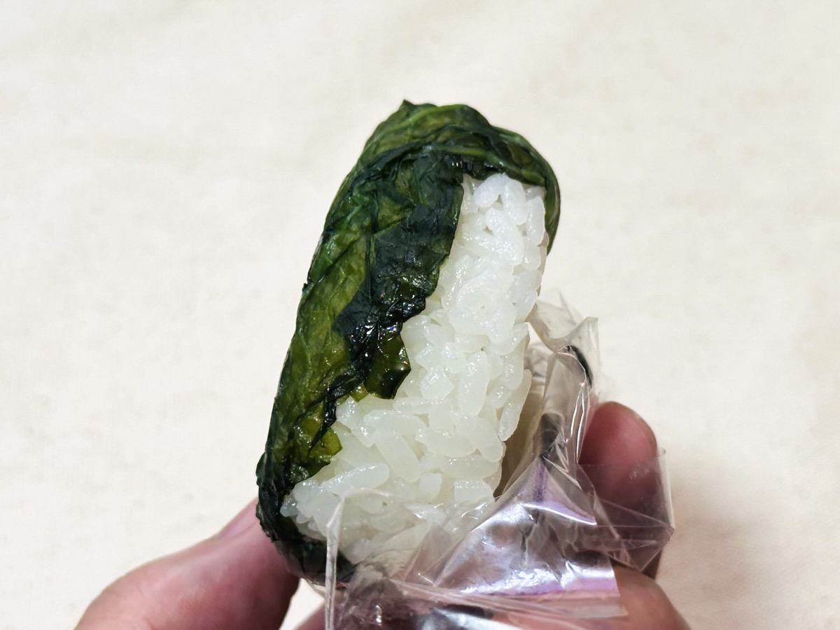 セブンイレブン 高菜で巻いた 焼き鯖の寿司 009.