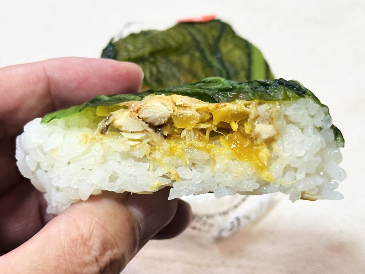 セブンイレブン 高菜で巻いた 焼き鯖の寿司 013.