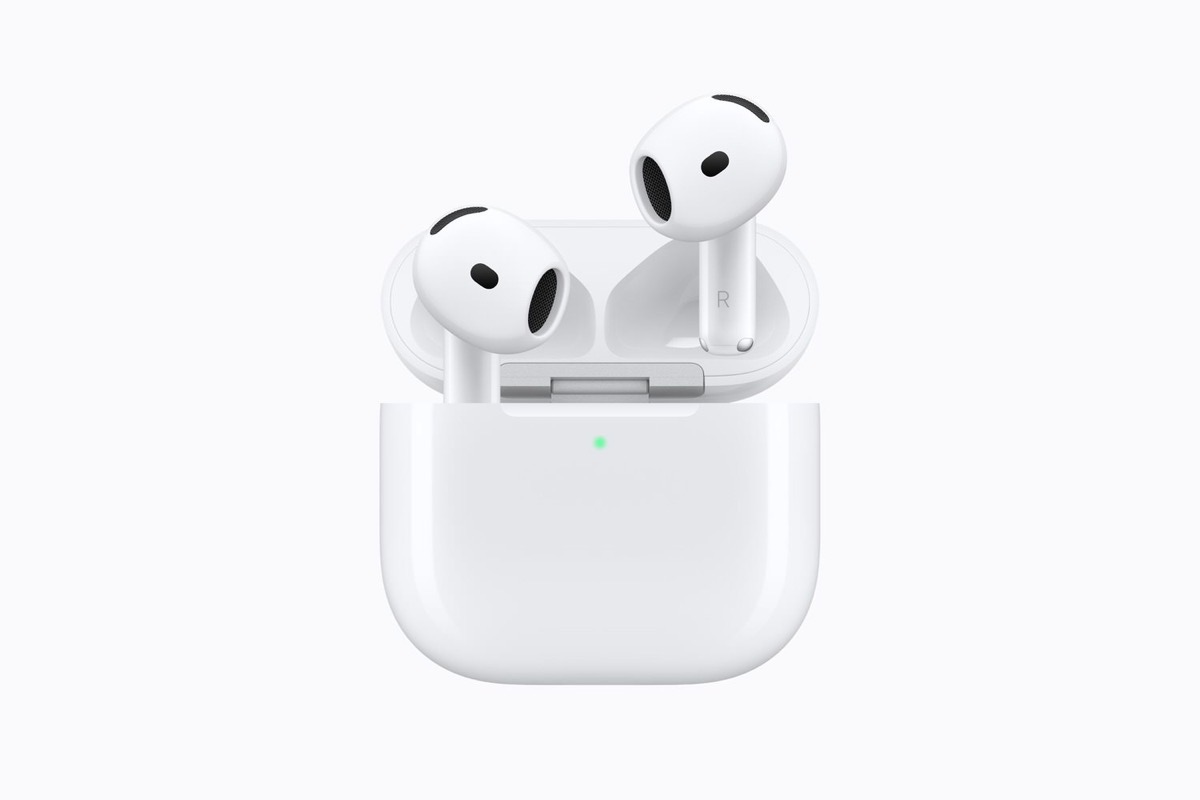 Apple AirPods 5 hero 260909.