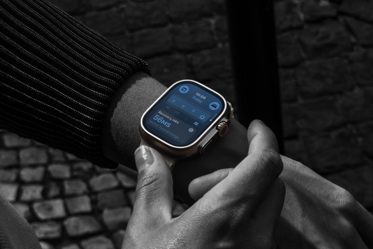 Apple Watch Ultra 4 lifestyle 06 260909.