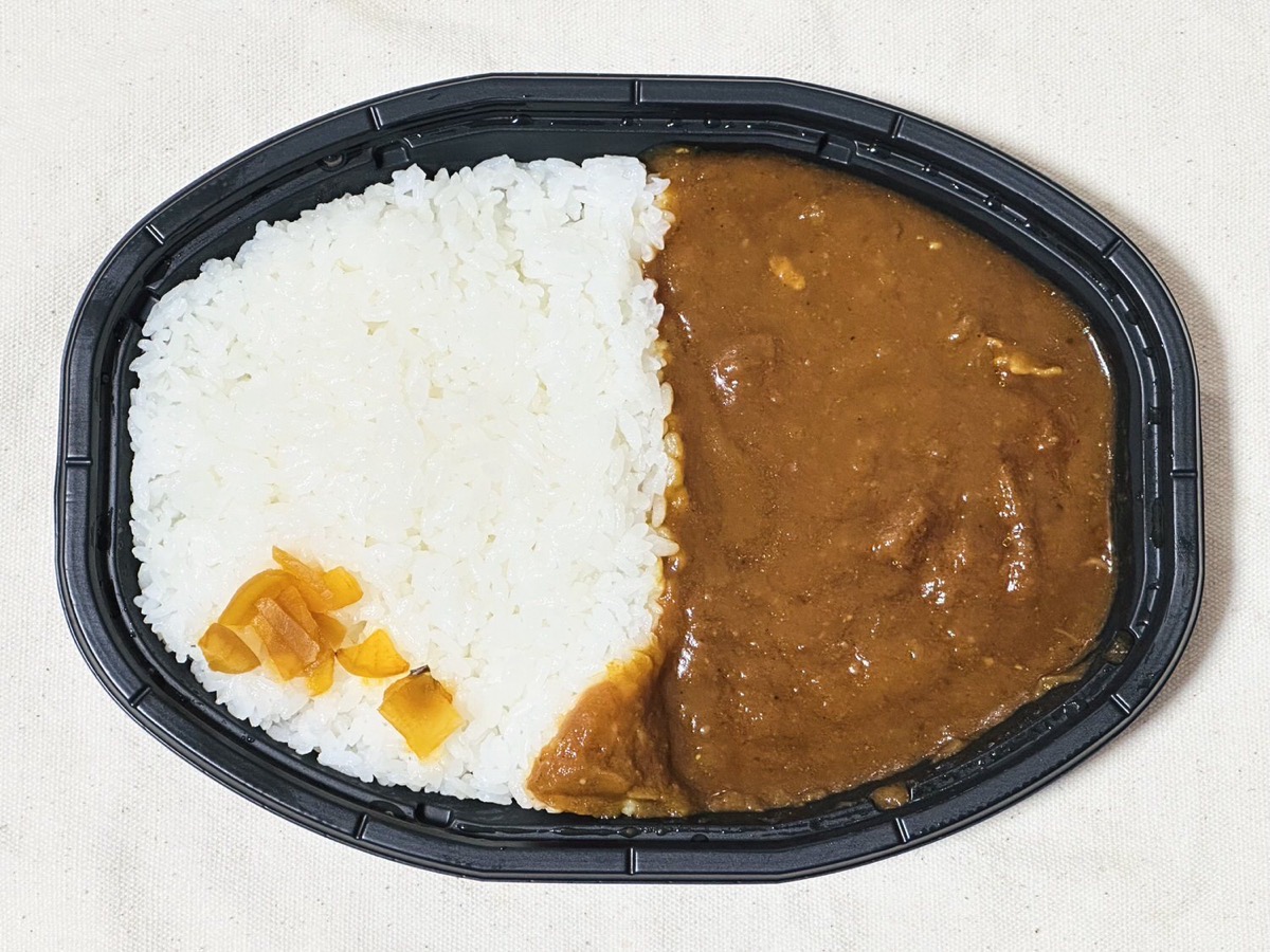 ファミマ 30種類以上のスパイスが決め手のこだわりカレー 013.