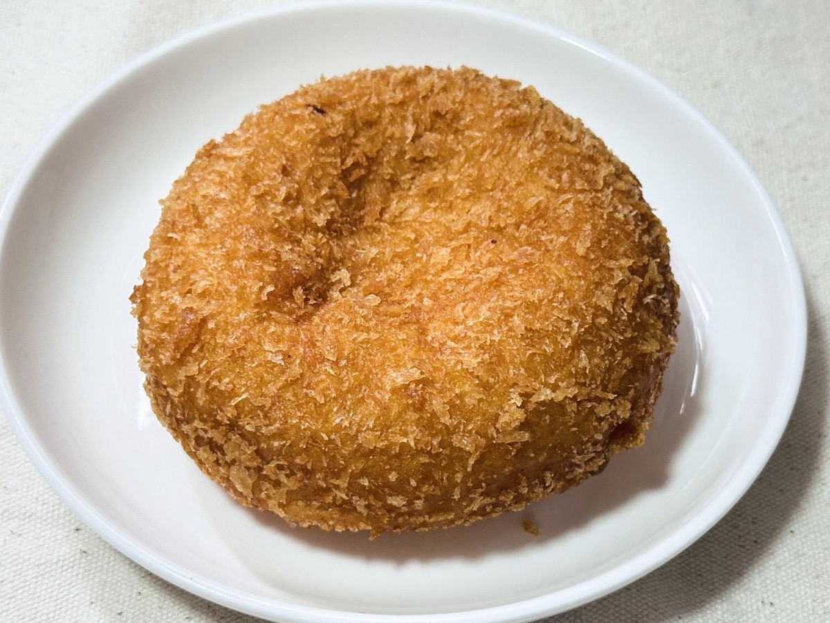ファミマ もーっちり食感キーマカレーパン 009.
