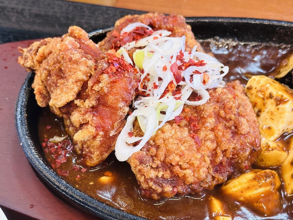 からやま 旨辛にんにくからあげの鉄板麻婆定食 005.
