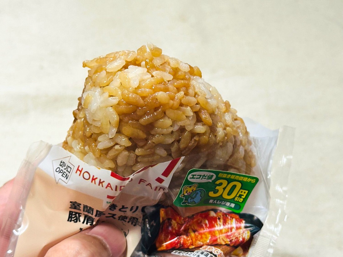 セブンイレブン 室蘭風やきとりおむすび 008.