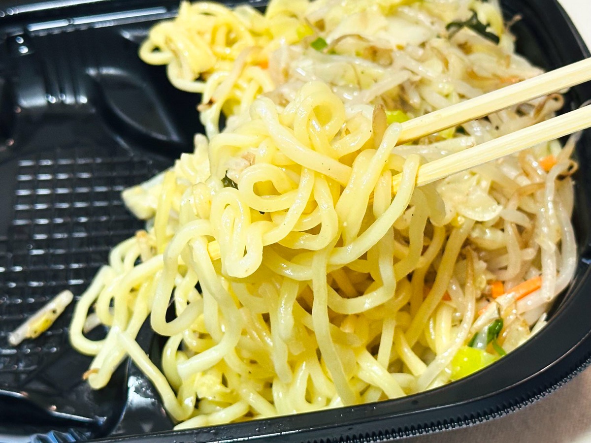 セブンイレブン 中華蕎麦とみ田監修 炒め野菜盛りつけ麺 027.