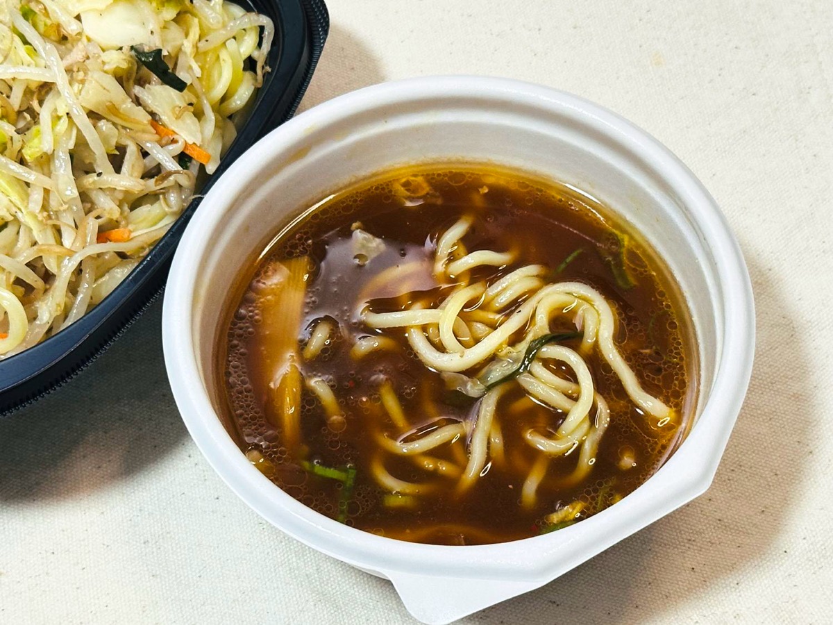 セブンイレブン 中華蕎麦とみ田監修 炒め野菜盛りつけ麺 028.
