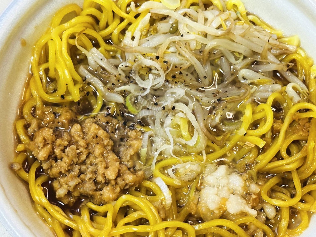 ファミマ SUSURU TV.監修 北ノ醤油チーホー北ノ醤油ラーメン 021.