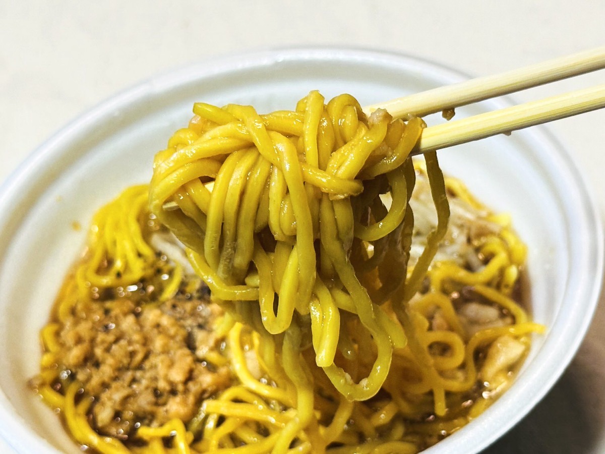 ファミマ SUSURU TV.監修 北ノ醤油チーホー北ノ醤油ラーメン 023.