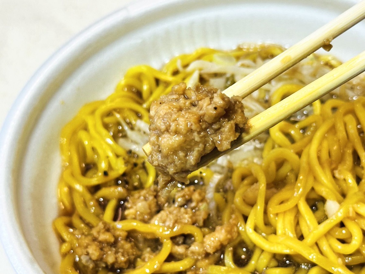 ファミマ SUSURU TV.監修 北ノ醤油チーホー北ノ醤油ラーメン 024.
