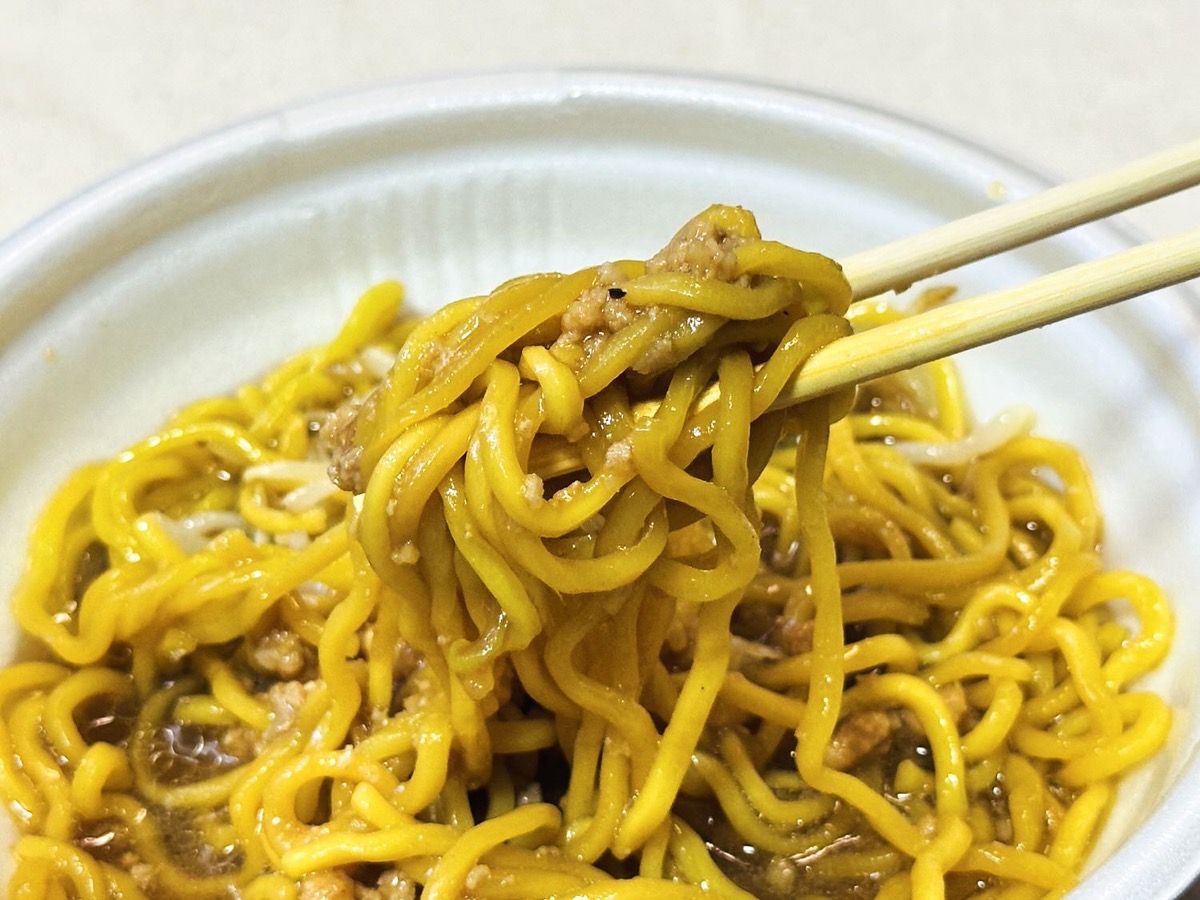 ファミマ SUSURU TV.監修 北ノ醤油チーホー北ノ醤油ラーメン 027.